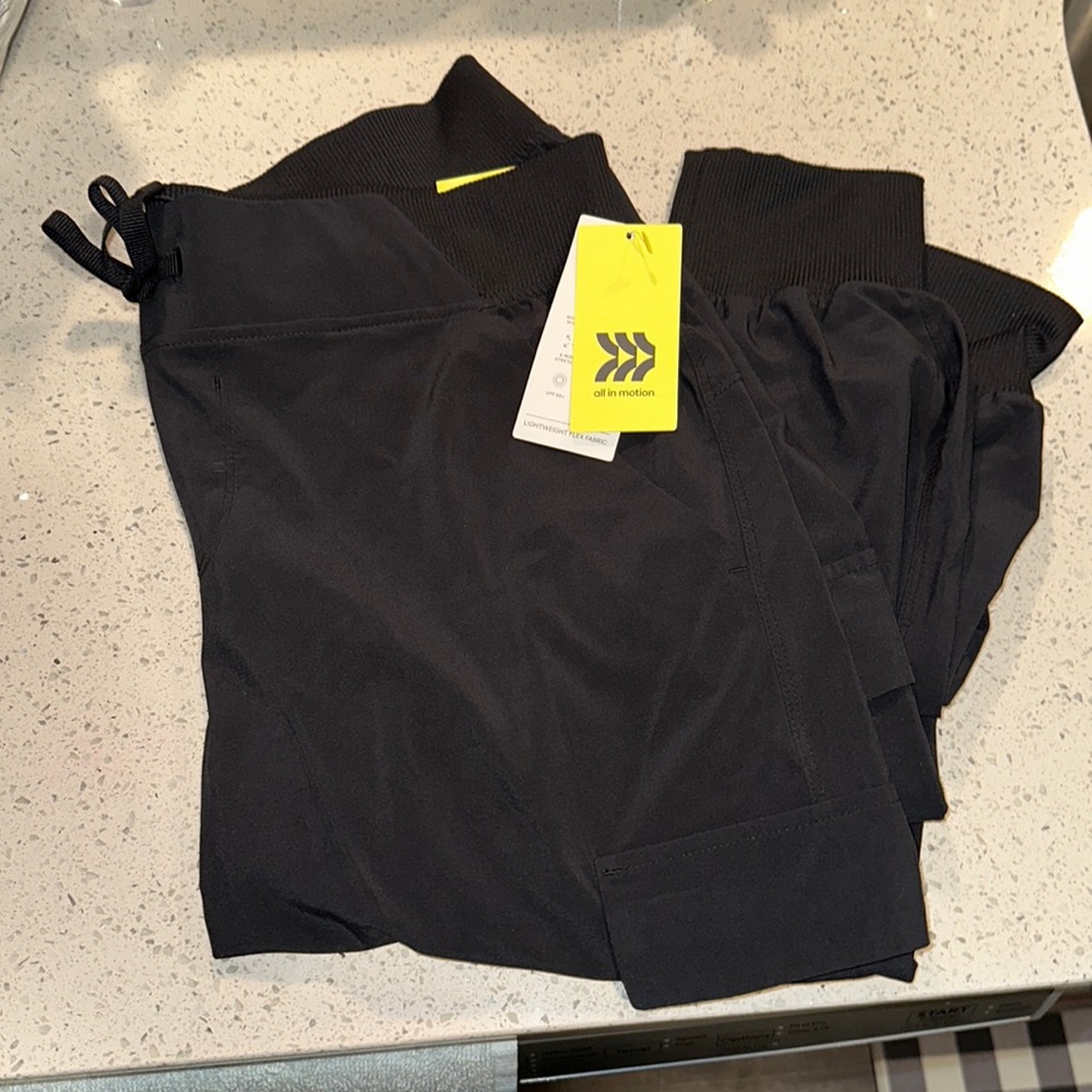 Women’s Cargo Joggers